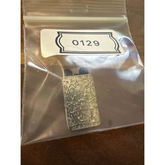 Disney Parks Hidden Mickey Trading Pin Donald Duck 4 of 10 2011 Authentic - Picture 5 of 5